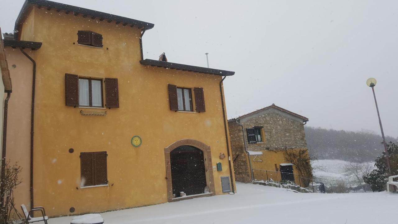 Bed&Breakfast Casa Lisetta Valtopina Exteriör bild